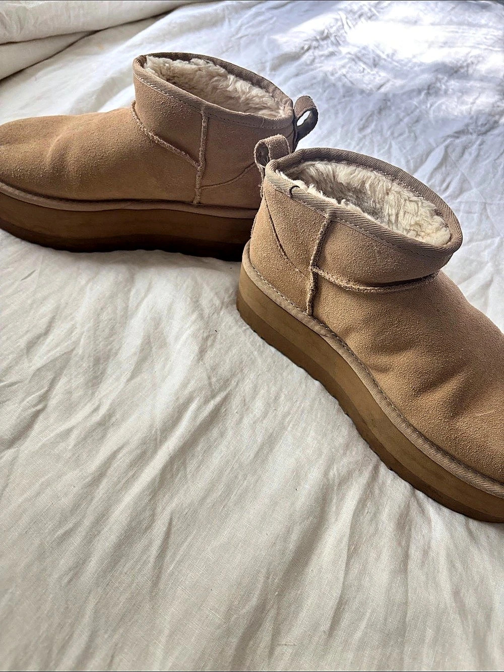UGG Classic Ultra Mini Platform Womens size 9 - Picture 4 of 6